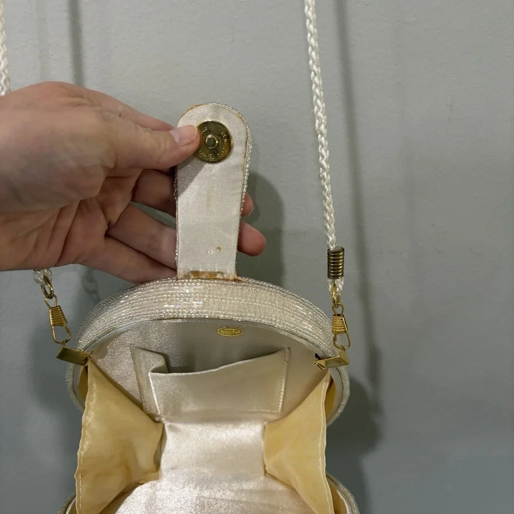 vintage white beaded‎ round Shape Structured purse Gold Hardware Formal Fancy